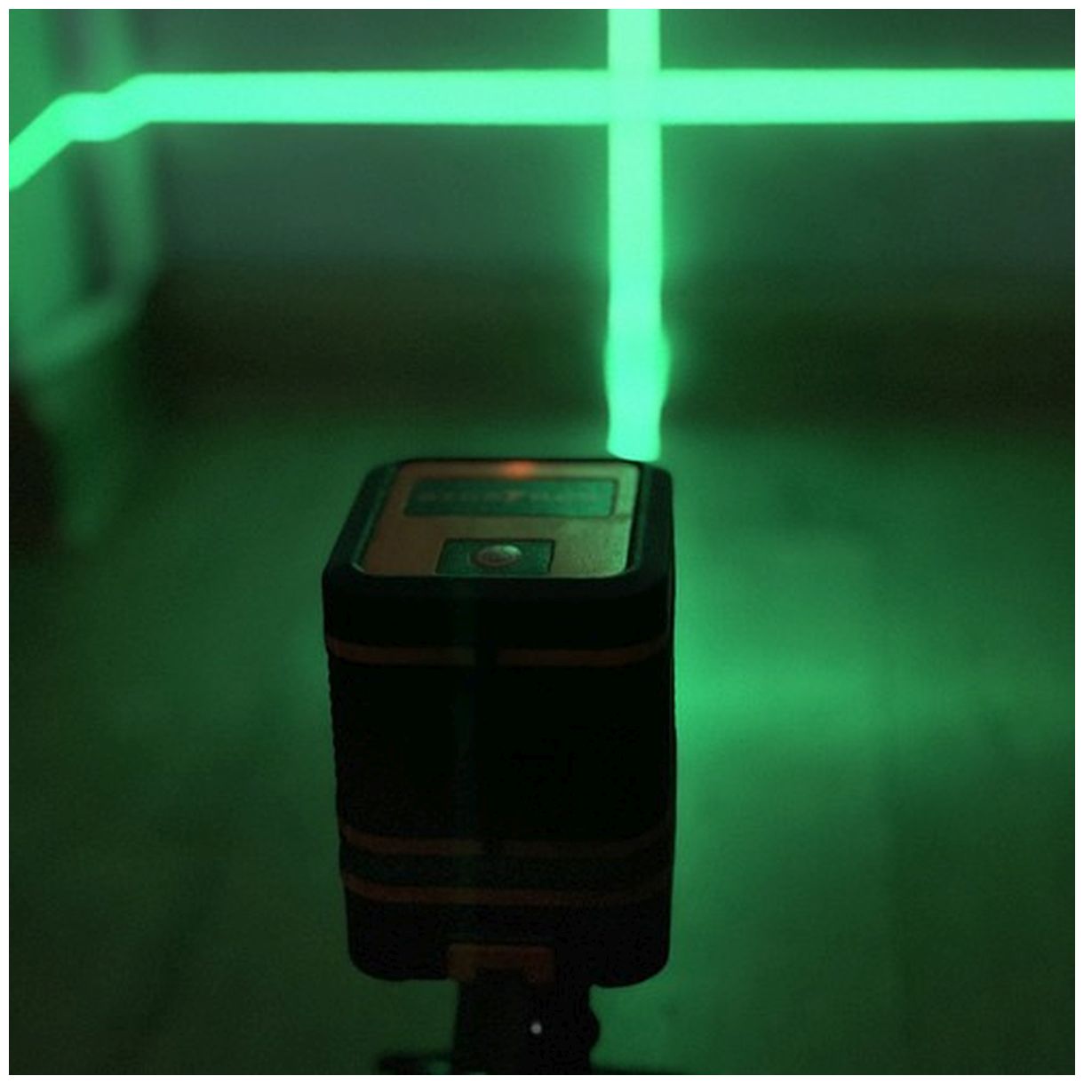 Poziomica Laserowa – Laser Krzyżowy Bigstren 24293 - Precyzyjne Narzędzie dla Profesjonalistów-2 Poziomica Laserowa – Laser Krzyżowy Bigstren 24293 - Precyzyjne Narzędzie dla Profesjonalistów-2