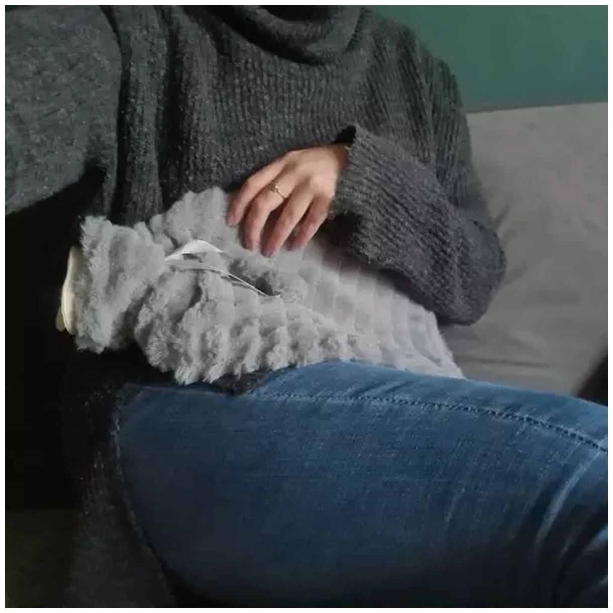 Termofor Gumowy w Pokrowcu 2000ml Ruhhy 19806 - Ciepło i Komfort na Zimowe Wieczory-3 Termofor Gumowy w Pokrowcu 2000ml Ruhhy 19806 - Ciepło i Komfort na Zimowe Wieczory-3